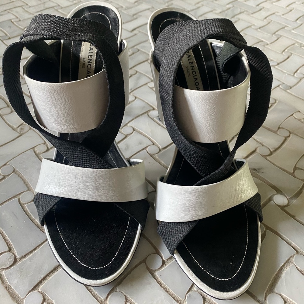 Balenciaga sandals never worn size 40 (runs small)